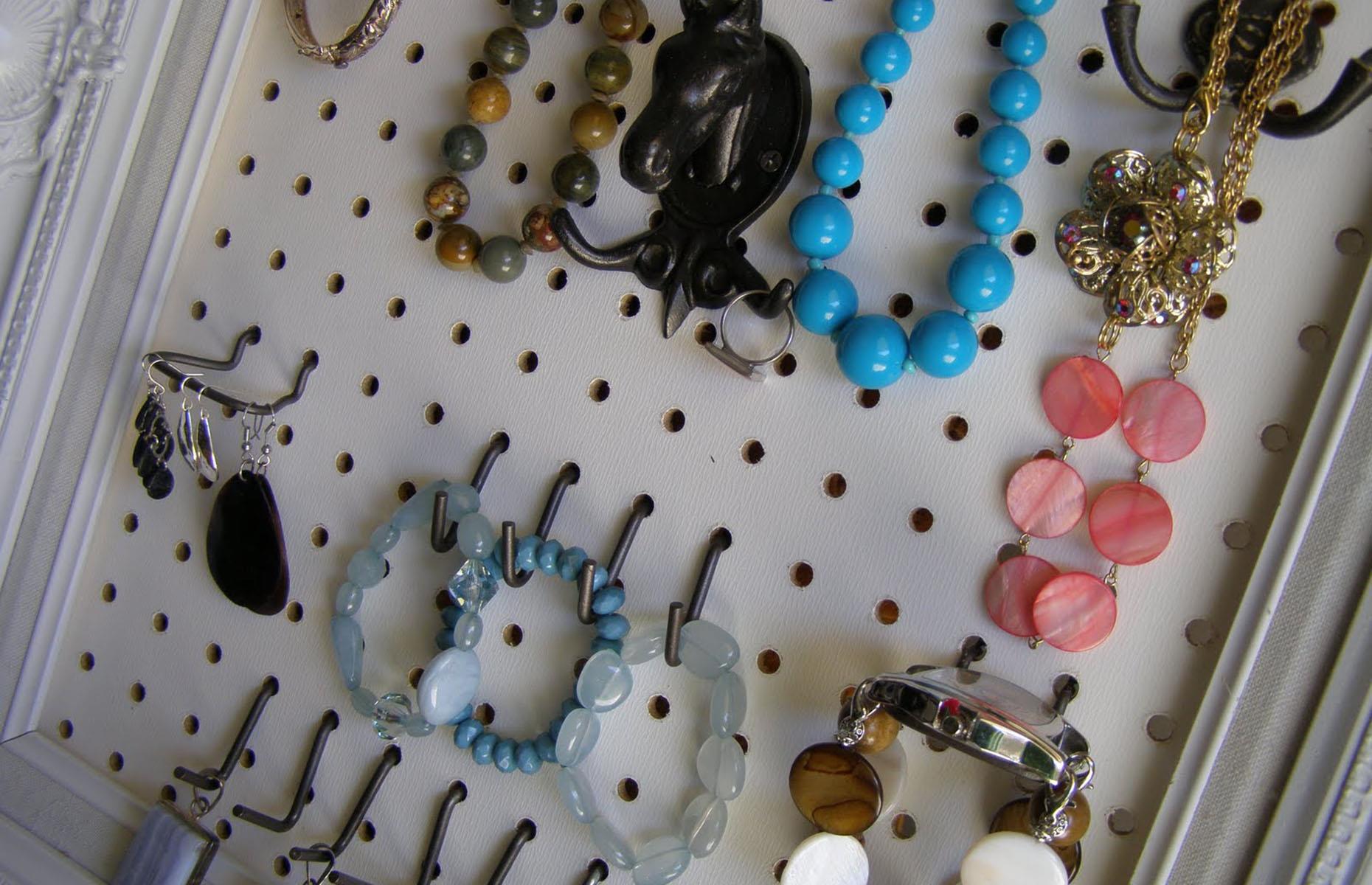 Make jewellery accessible 